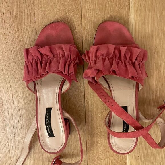 Pink heeled Italian sandals - Picture 2 of 8